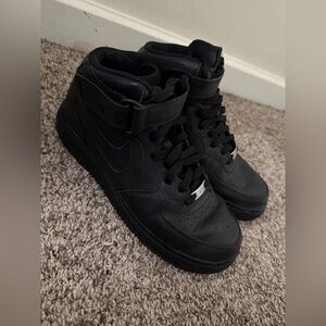 Size 8.5 Black Air Force 1s